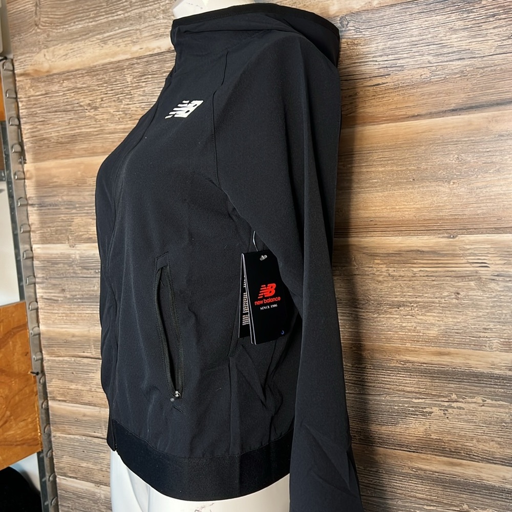 New Balance Women's Accelerate Full Zip Track Jacket in Black NWT - Picture 4 of 4